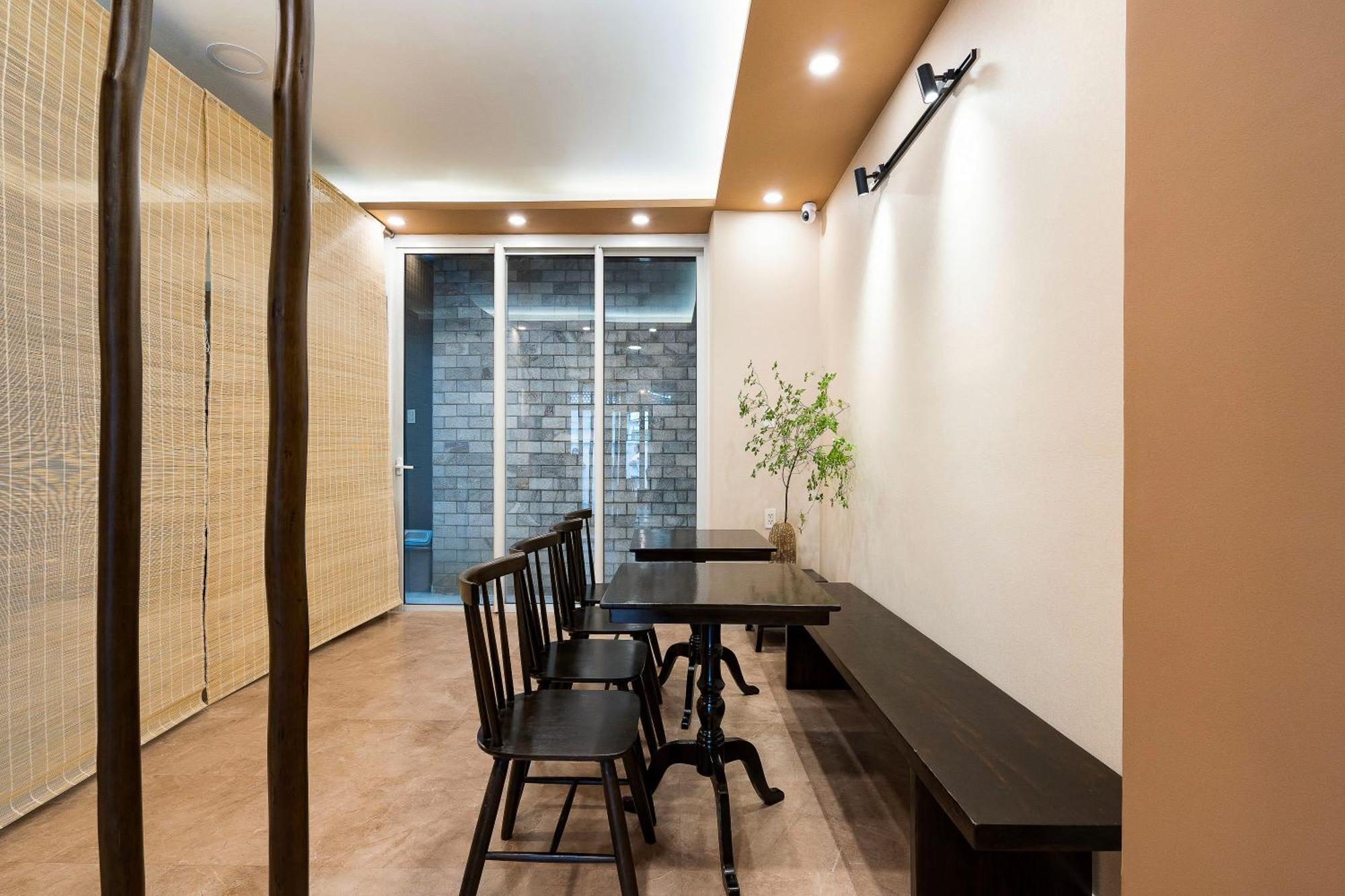 Отель Hemtouch House Хошимин Экстерьер фото